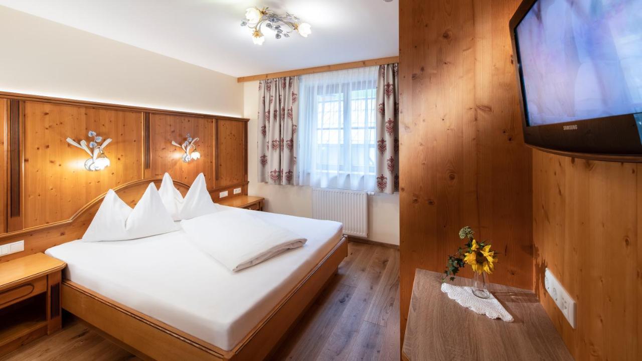 Hotel Seeblick Goldegg Esterno foto