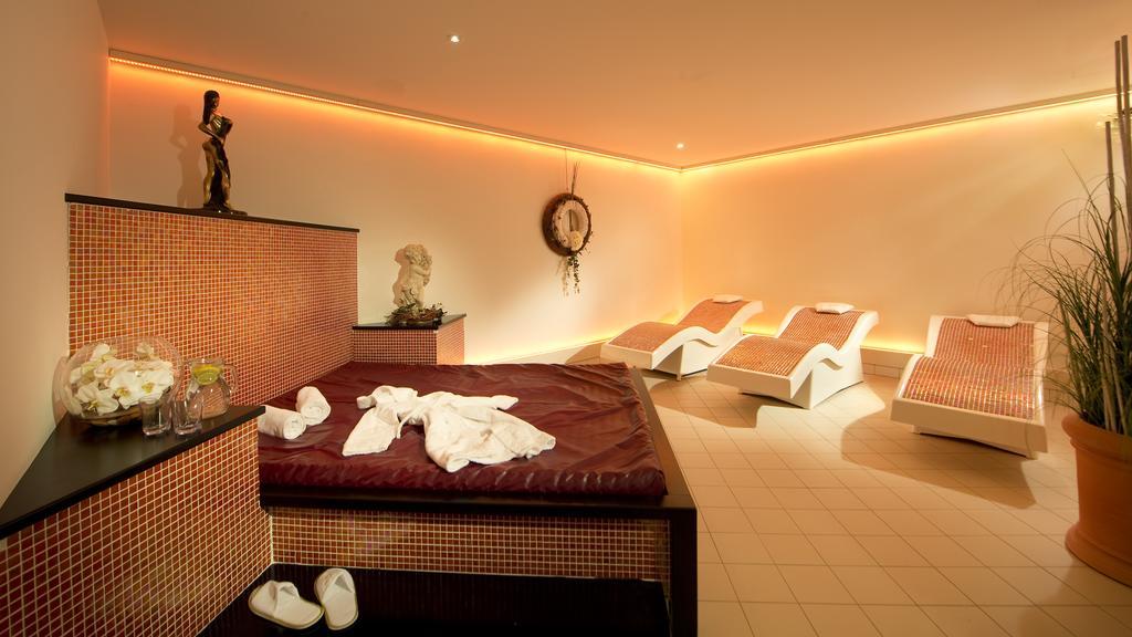 Hotel Seeblick Goldegg Esterno foto